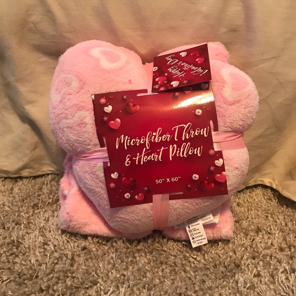 Throw and heart pillow set